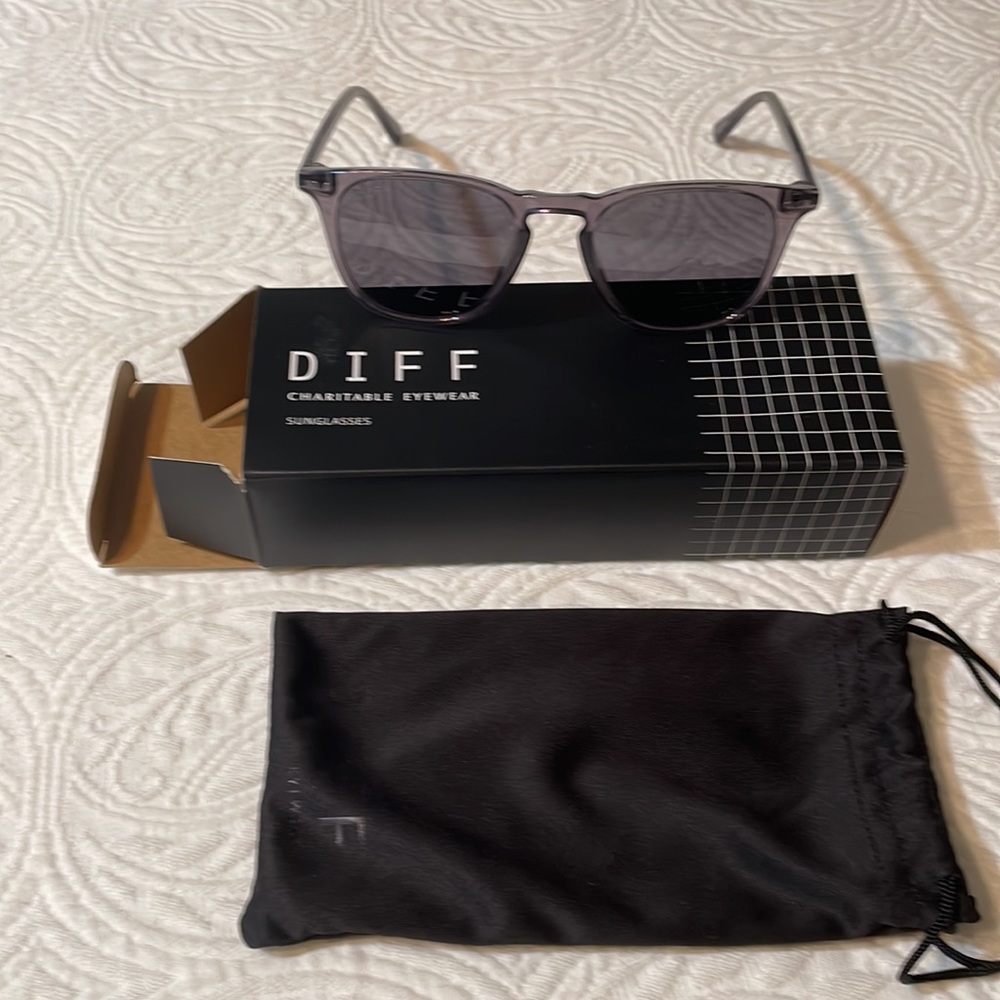 Diff Sunglasses - image 3